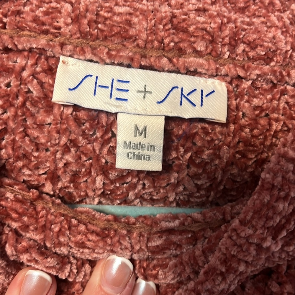 Sweater - Picture 5 of 5